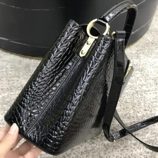 PM LOUIS VUITTON CAPUCINES 0528
